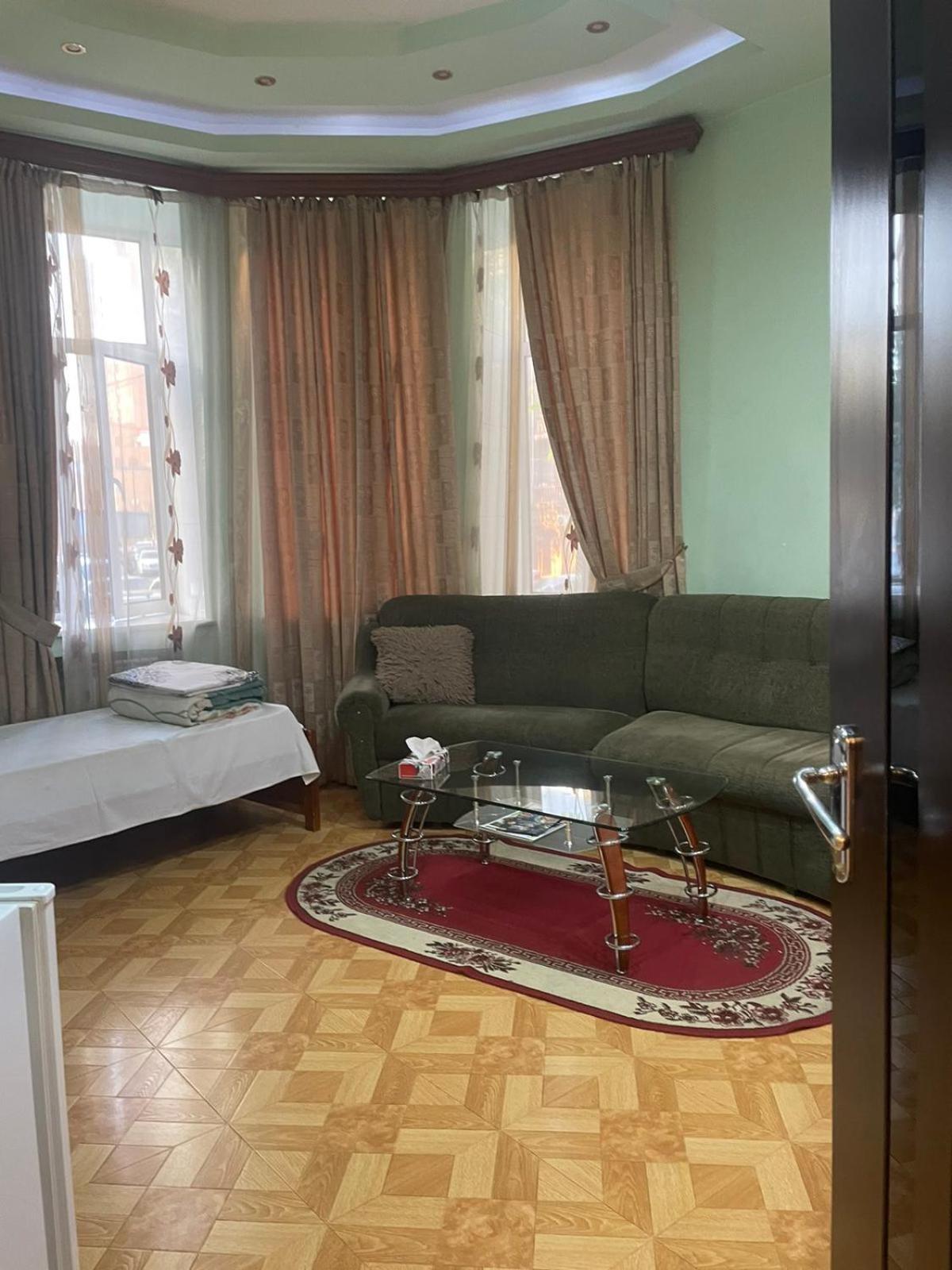 Manand Hotel Erivan Exterior foto