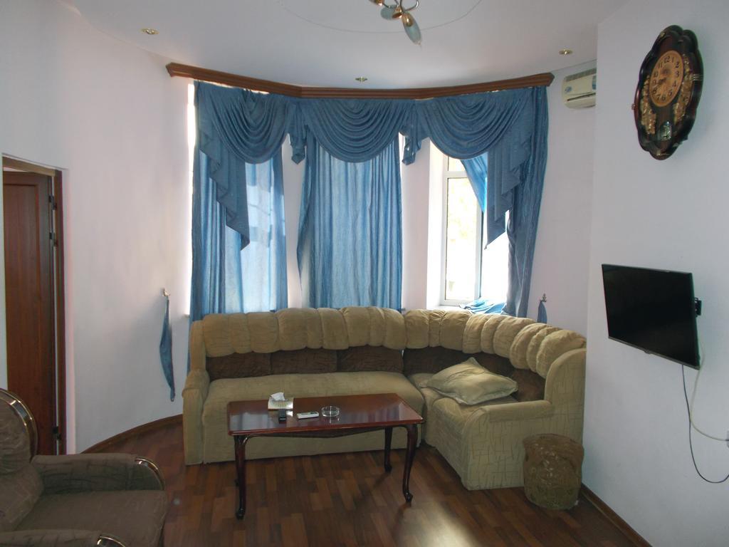 Manand Hotel Erivan Exterior foto